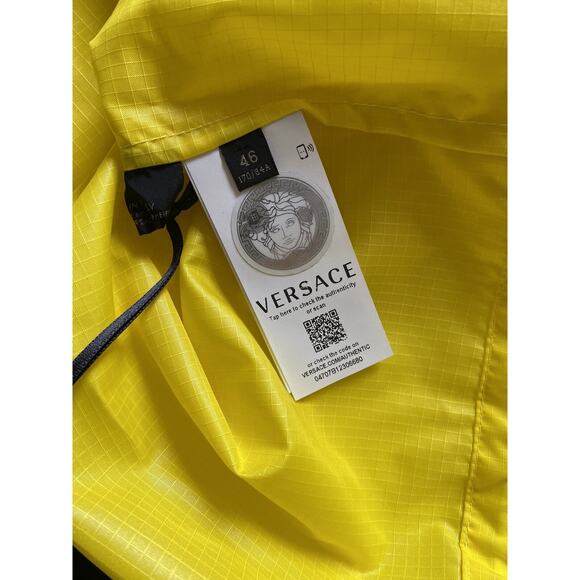 Versace Men's Button Down Yellow Raincoat Jacket S (46 Euro) A85203 IT NWT $1150 - Picture 11 of 11